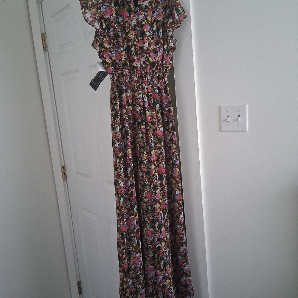 Floral Maxi Dress with Ruffle Sleeves